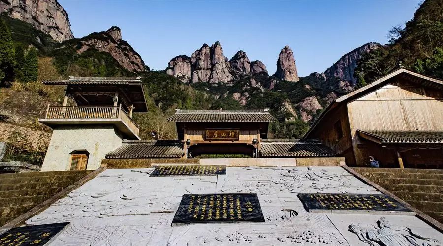 【4天五一小長(zhǎng)假攻略】-西尼機(jī)電預(yù)祝各位“五一勞動(dòng)節(jié)”快樂(lè)！