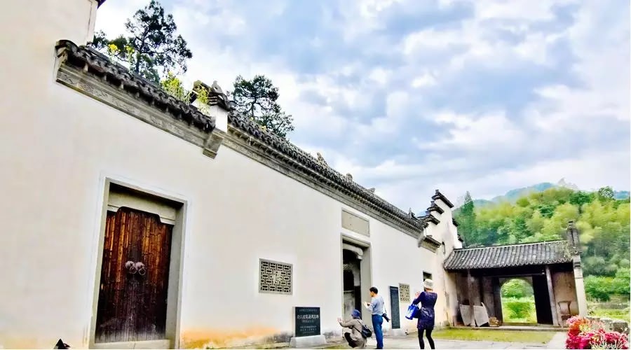 【4天五一小長(zhǎng)假攻略】-西尼機(jī)電預(yù)祝各位“五一勞動(dòng)節(jié)”快樂(lè)！