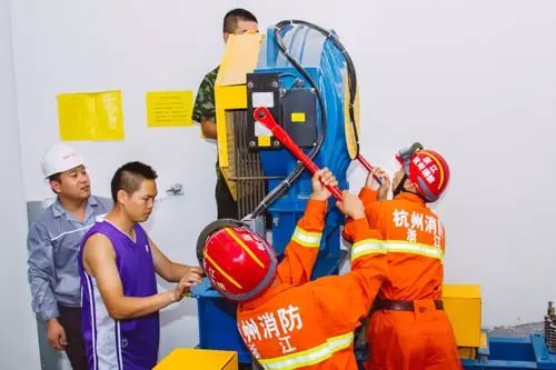 “專業(yè)救援 刻不容緩” —下沙、江東消防聯(lián)合西尼電梯開展電梯事故應(yīng)急演練